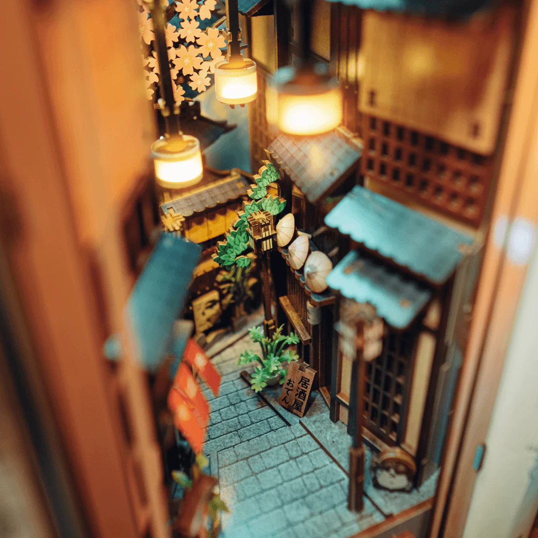 Kyoto Gion Book Nook Kit - Image 11