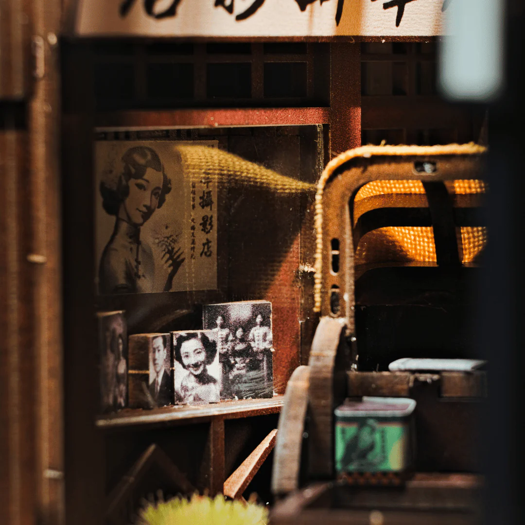 Old Shanghai Book Nook Kit - Image 12