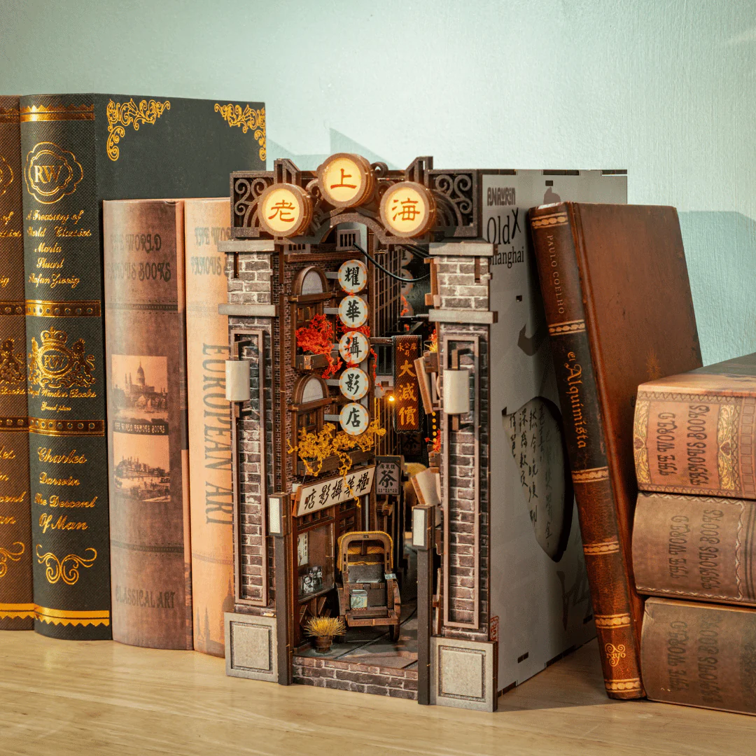 Old Shanghai Book Nook Kit - Image 5