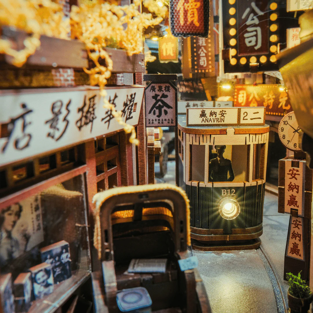Old Shanghai Book Nook Kit - Image 8